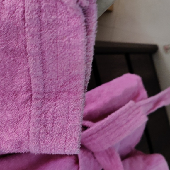 BathRobe - Picture 3 of 5